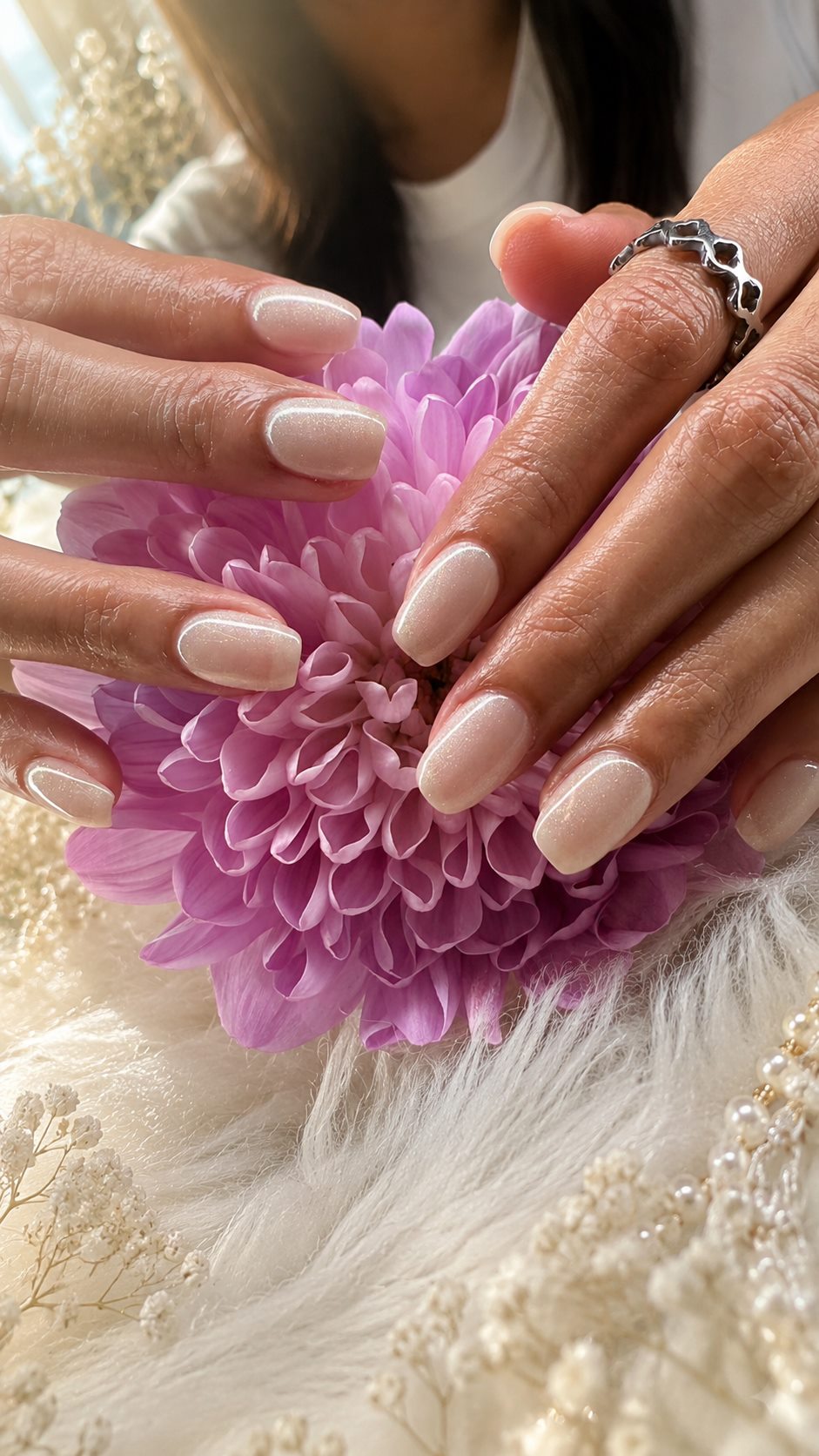 ผลงานเล็บประกายมุกกับดอกไม้จาก PSY Nail&Lash